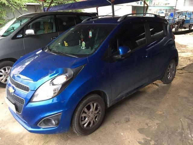 Bán xe Chevrolet Spark LT sản xuất năm 2016, màu xanh lam 