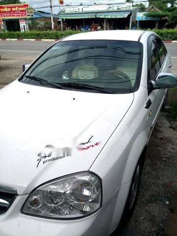 Cần bán lại xe Chevrolet Lacetti đời 2010, màu trắng, giá tốt