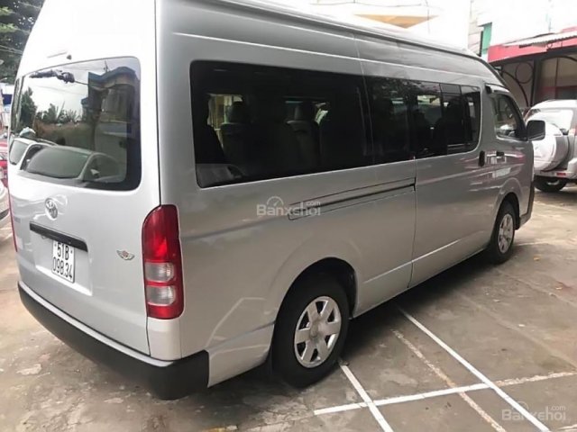 Cần bán xe Toyota Hiace năm 2013, màu bạc, nhập khẩu Nhật Bản 