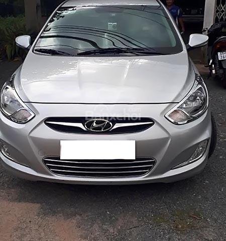 Bán Hyundai Accent năm 2013, màu bạc, nhập khẩu, giá 395tr