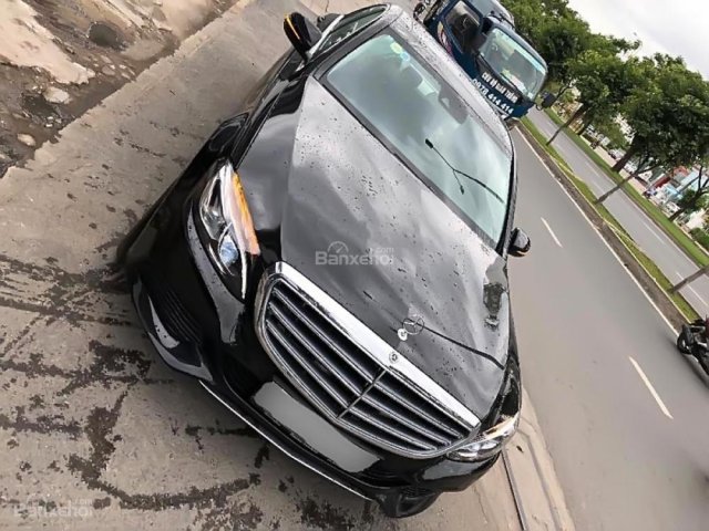 Bán xe cũ Mercedes 250 đời 2018, màu đen