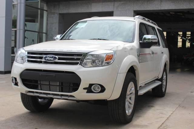 Cần bán lại xe Ford Everest AT sản xuất năm 2014, màu trắng, xe 1 cá nhân sử dụng, xước nhẹ