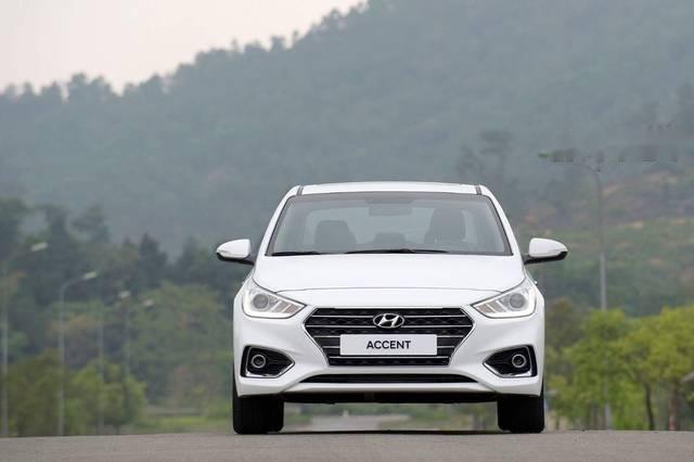 Cần bán xe Hyundai Accent năm 2018, màu trắng, nhập khẩu, mới 100%