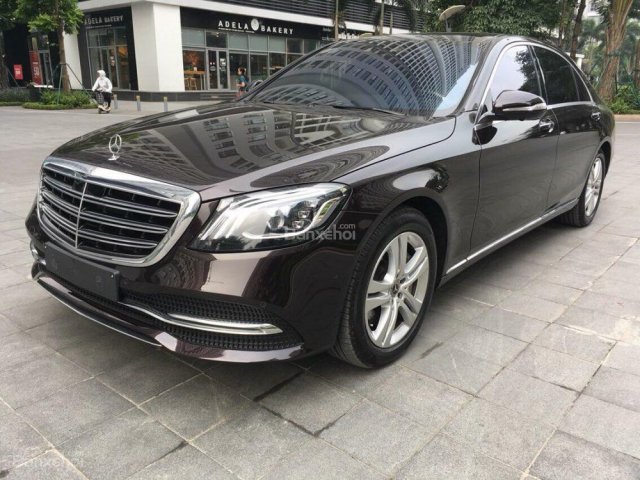 Bán S450 màu ruby black, chạy siêu lướt 3000km