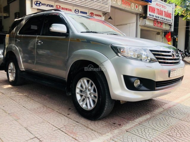 Bán xe Toyota Fortuner V 2.7 4x4 AT năm 2014, màu bạc