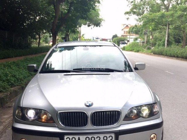 Cần bán lại xe BMW 3 Series 318i năm sản xuất 2004, màu bạc chính chủ