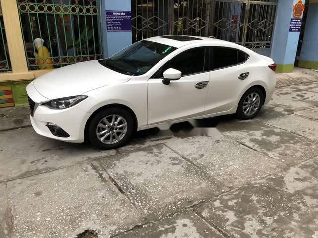 Cần bán Mazda 3 sản xuất 2017, màu trắng
