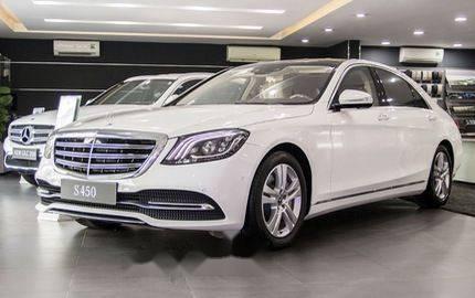 Cần bán gấp Mercedes đời 2017, màu trắng 