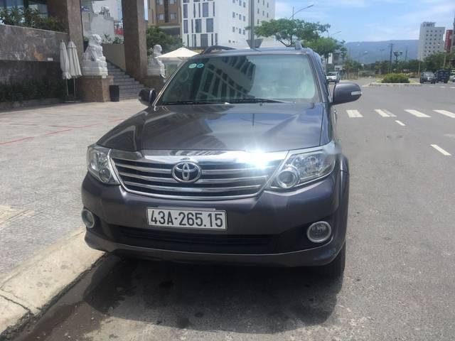 Cần bán lại xe Toyota Fortuner đời 2013, màu xám   