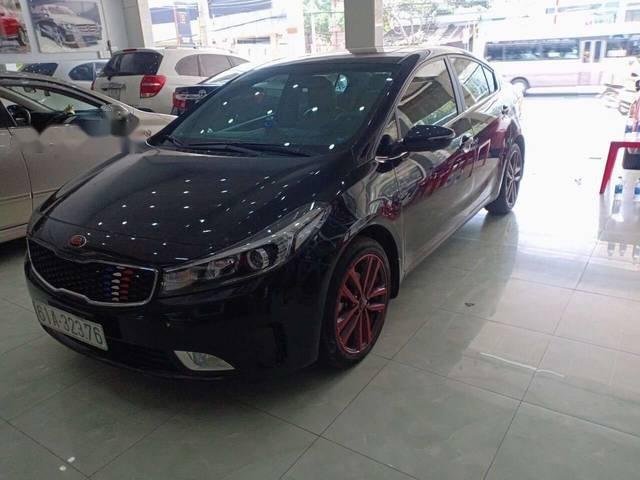 Cần bán lại xe Kia Cerato 2.0AT sản xuất 2016, màu đen 