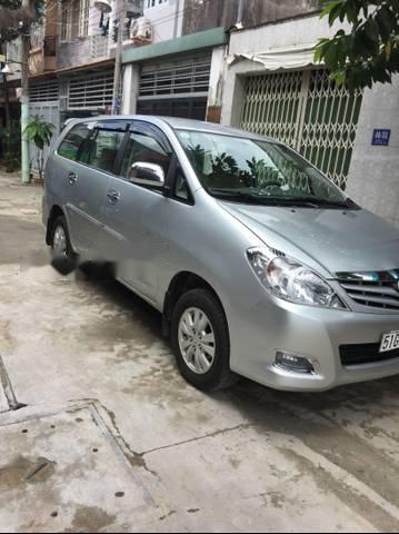 Bán Toyota Innova G đời 2010, màu bạc số sàn, giá chỉ 408 triệu