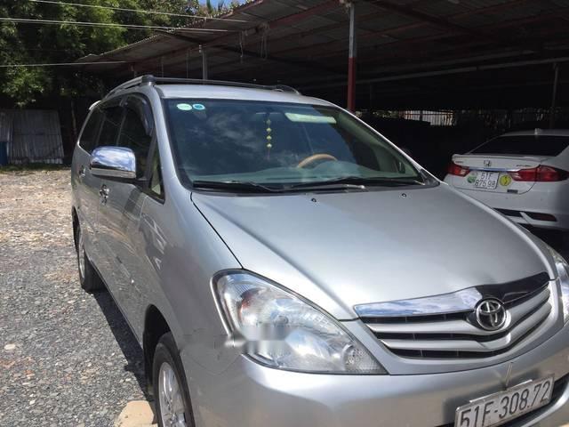 Cần bán xe Toyota Innova G sản xuất năm 2009, màu bạc