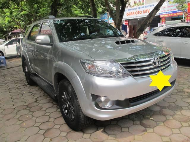 Bán Toyota Fortuner 2.5G sản xuất năm 2016, màu bạc số sàn