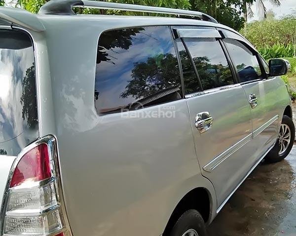 Cần bán Toyota Innova E năm sản xuất 2008, màu bạc chính chủ 