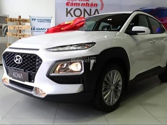 Bán Hyundai Kona 2.0 AT đời 2018, màu trắng, 615tr