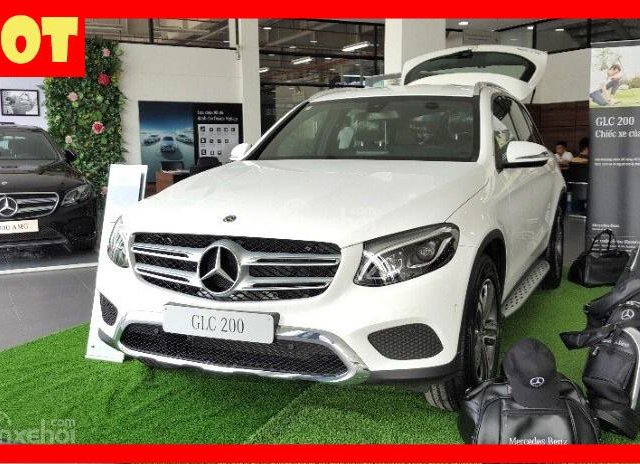 Bán Mercedes GLC200 chính hãng 2018 lăn bánh ít giá xe cũ