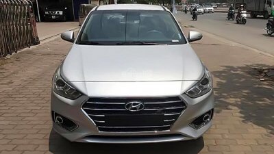 Hyundai Accent số sàn màu bạc giá tốt, xe giao ngay+ thủ tục đơn giản