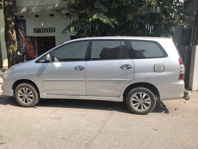 Bán Toyota Innova đời 2009, màu bạc xe gia đình 