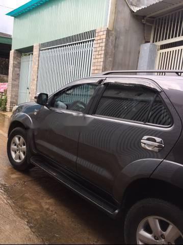 Bán xe Toyota Fortuner sản xuất 2010, màu xám, 660 triệu