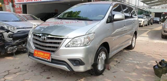 Bán ô tô Toyota Innova sản xuất 2014, màu bạc, giá 578tr