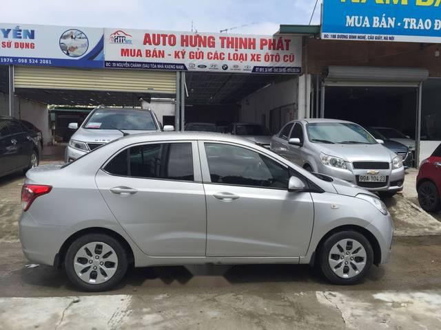 Cần bán gấp Hyundai Grand i10 đời 2016, màu bạc chính chủ