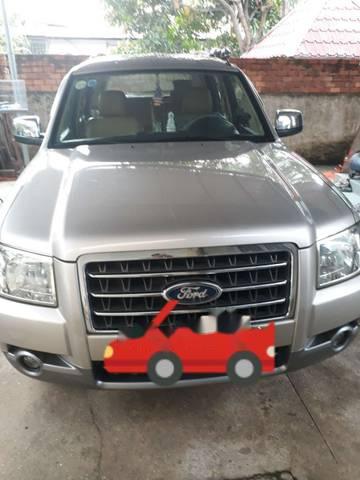 Cần bán xe Ford Everest đời 2008, màu bạc, 370 triệu