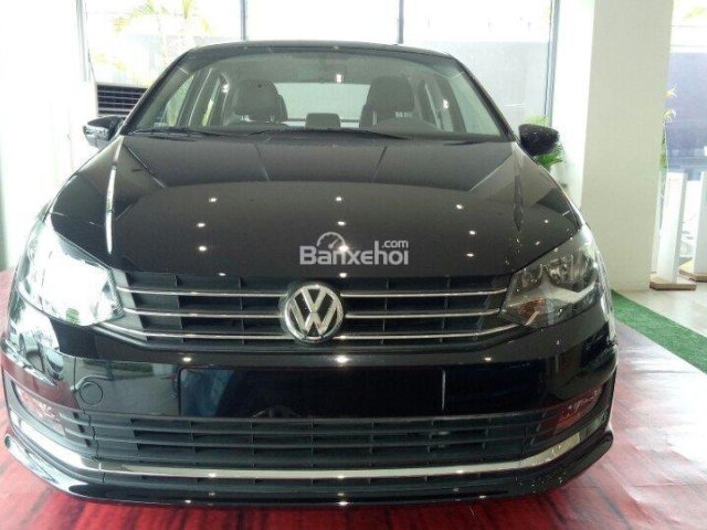 Bán Volkswagen Polo sản xuất năm 2017, màu đen, xe nhập, tặng 100% thuế trước bạ