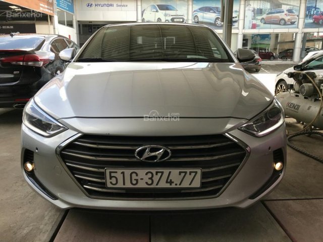 Bán Hyundai Elantra 2.0AT màu bạc, số tự động, sản xuất 2016, biển Sài Gòn, lăn bánh 22000km