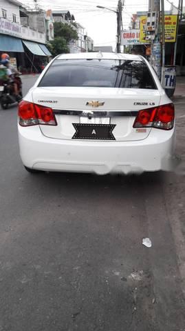 Bán xe Chevrolet Cruze năm 2015, màu trắng, giá tốt