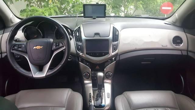 Bán gấp xe Chevrolet Cruze LTZ 2015, màu đen, có sổ đầy đủ