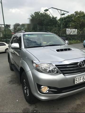 Bán Toyota Fortuner sản xuất 2016, màu bạc, xe còn zin và mới 95% như hãng