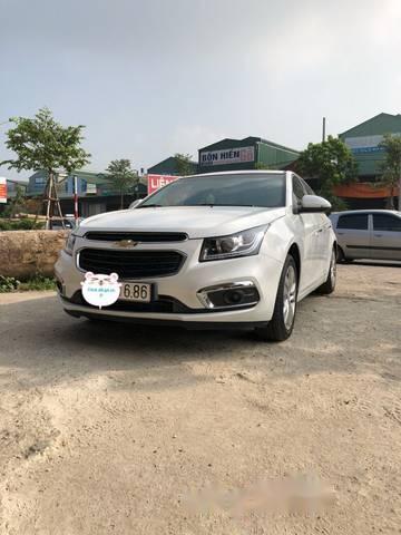 Bán xe Chevrolet Cruze đời 2018, màu trắng số tự động