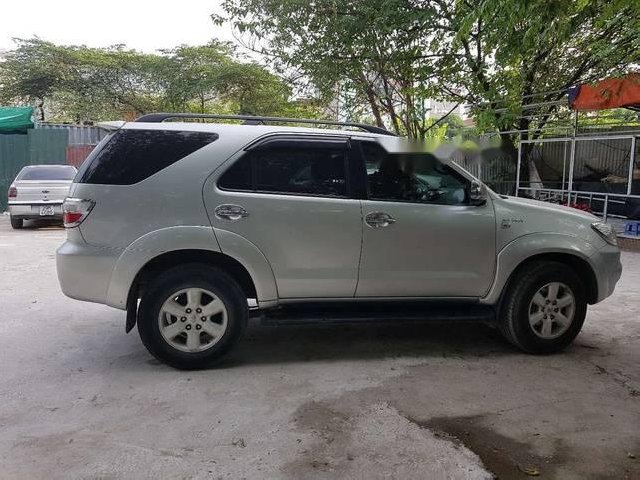 Bán Toyota Fortuner năm 2011, màu bạc, xe nhập số tự động, 2 cầu, máy xăng