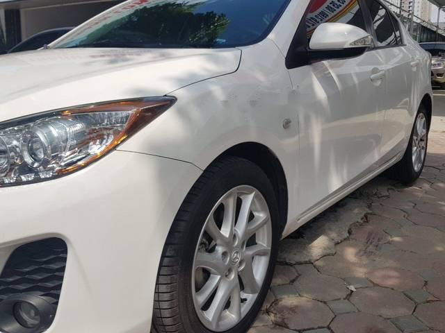 Bán Mazda 3 năm 2014, màu trắng, chính chủ