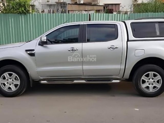 Xe Ford Ranger XLT 2.2L 4x4 MT đời 2013, màu bạc, nhập khẩu  