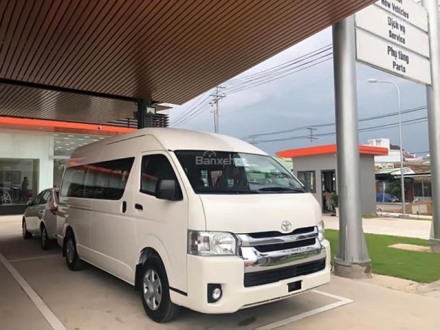 Bán ô tô Toyota Hiace 3.0 đời 2018, màu trắng, nhập khẩu nguyên chiếc 