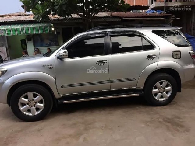 Cần bán lại xe Toyota Fortuner năm sản xuất 2009, màu bạc, xe nhập chính chủ 