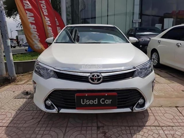 Bán Toyota Camry 2.5Q năm 2018, màu trắng số tự động