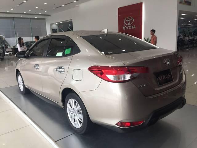 Cần bán xe Toyota Vios 1.5G sản xuất 2018, màu ghi vàng 