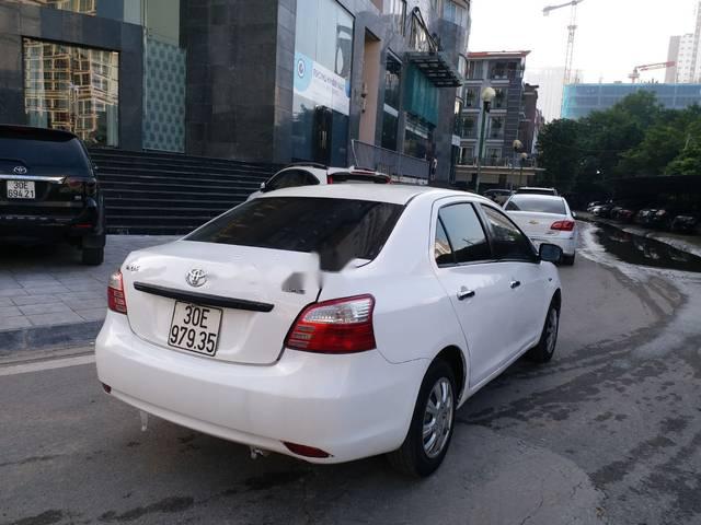 Bán Toyota Vios đời 2010, màu trắng