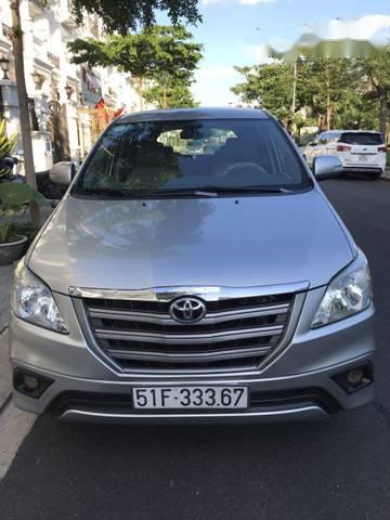 Bán Toyota Innova đời 2015, màu bạc 