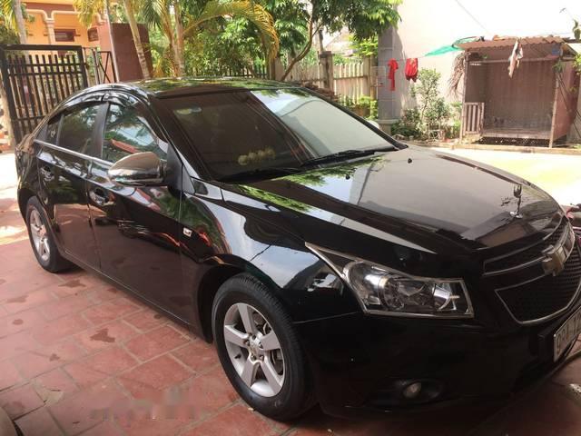 Bán Chevrolet Cruze đời 2010, màu đen, xe gia đình