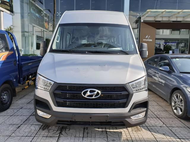 Cần bán Hyundai Solati 2018, màu bạc, giá tốt 0