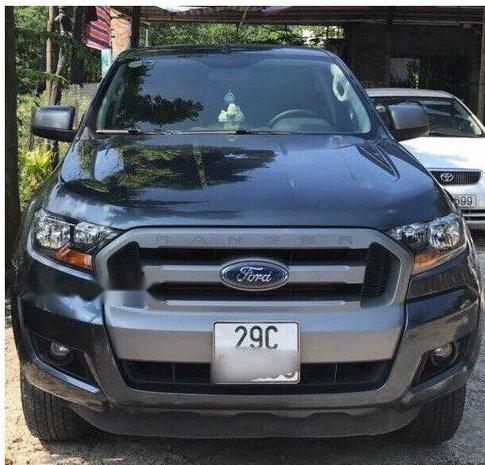 Cần bán xe Ford Ranger XLS AT 4x2 sản xuất năm 2016, màu xám chính chủ