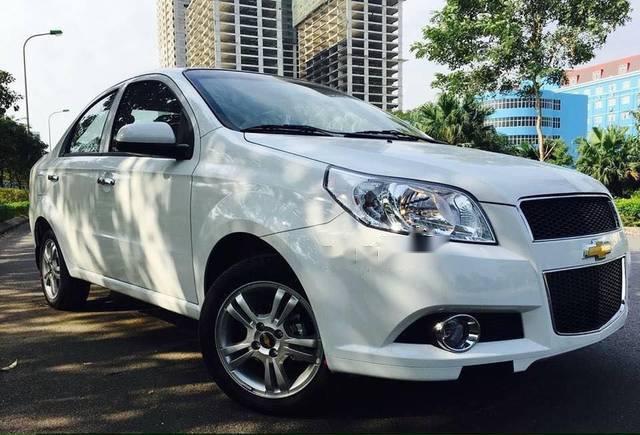 Cần bán Chevrolet Aveo MT 2018, màu trắng