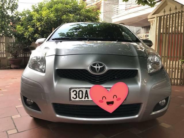 Cần bán xe Toyota Yaris 2011, màu bạc, xe nhập số tự động, 425 triệu