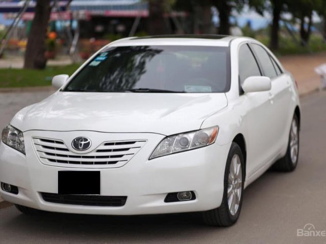 Thanh lí trả nợ cần bán xe Toyota Camry bản 2.5G màu trắng nhập nguyên chiếc