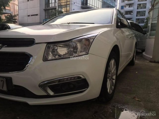 Cần bán Chevrolet Cruze đời 2015, màu trắng giá cạnh tranh