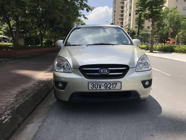 Cần bán gấp Kia Carens 2.0AT năm sản xuất 2009, màu kem (be) số tự động