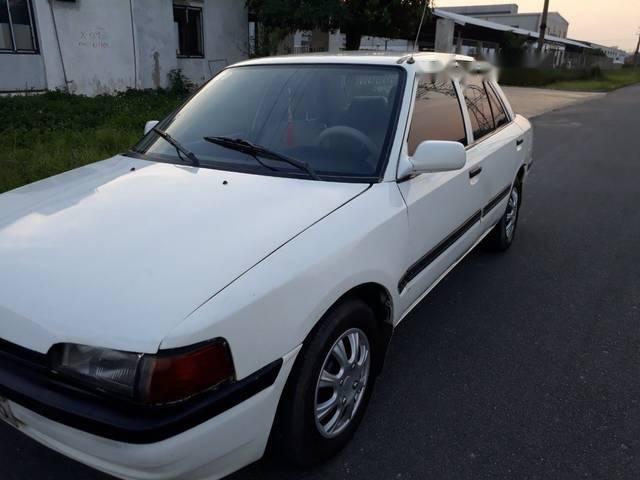 Cần bán xe Mazda 323 đời 1996, màu trắng, giá 43tr